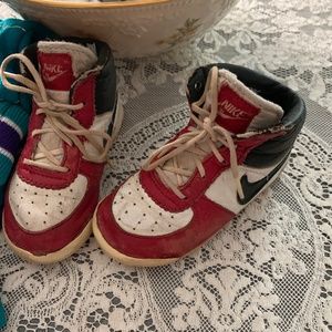 1986 toddlers Air Jordan’s size 6